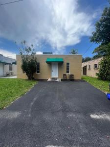 1670 Harding St B, Hollywood, Florida 33020, USA