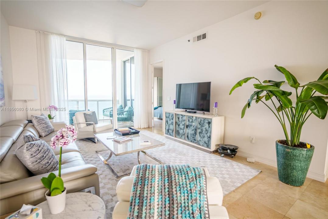 15901 Collins Ave 1104, Sunny Isles Beach, Florida 33160
