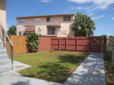 15665 SW 82nd Cir Ln 4-4, Miami, Florida 33193, USA