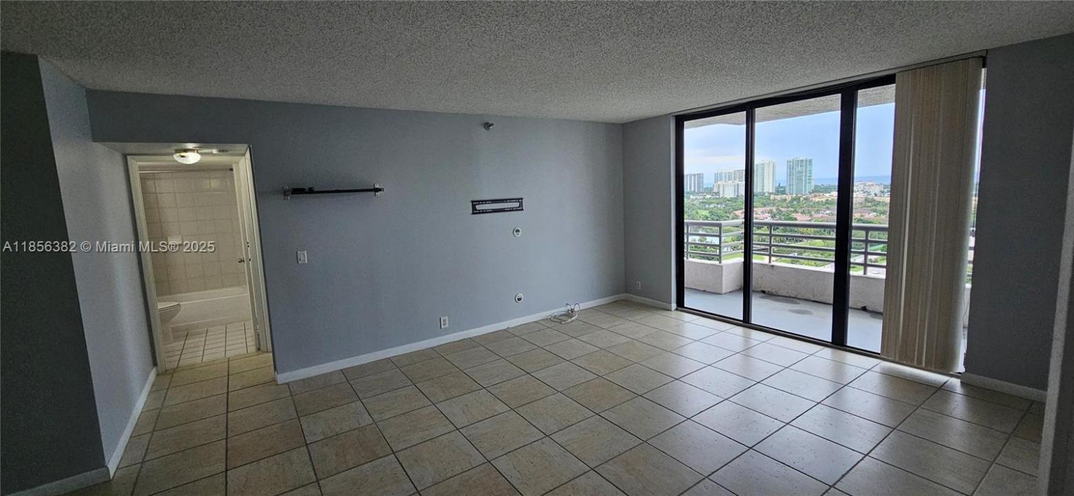 3300 NE 191st St PH8, Aventura, Florida 33180, USA