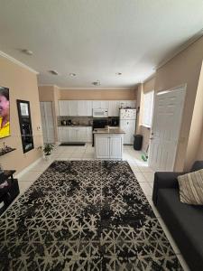 561 SW 2nd St 204, Miami, Florida 33130, USA