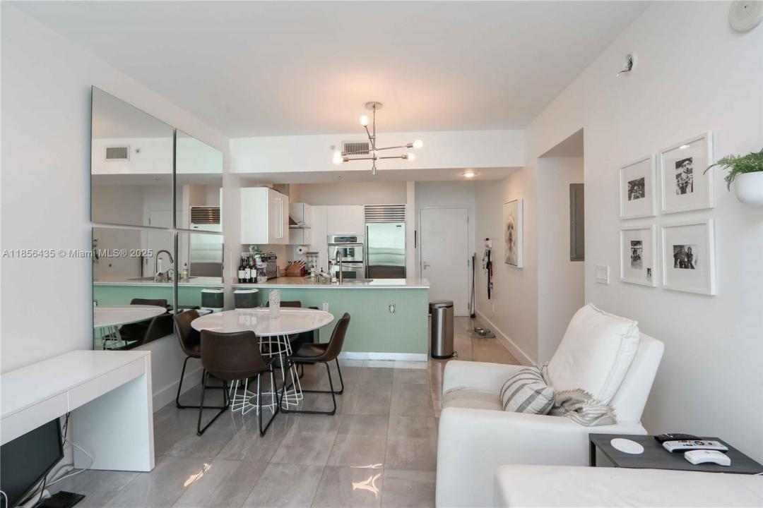 218 SE 14th St 1406, Miami, Florida 33131, Estados Unidos