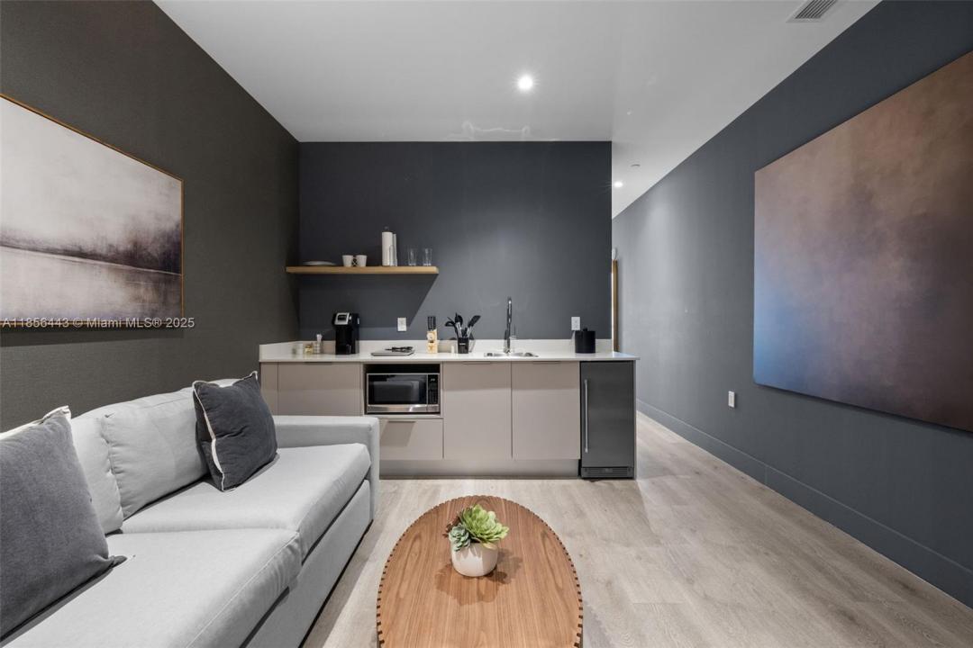 239 SW 9th ST 305, Miami, Florida 33130