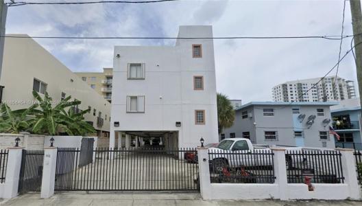 561 SW 2nd St 101, Miami, Florida 33130, USA