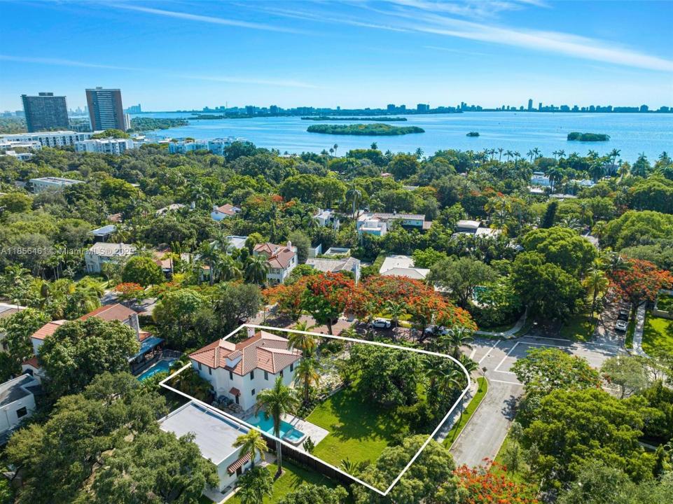 5916 NE 6 AV, Miami, Florida 33137