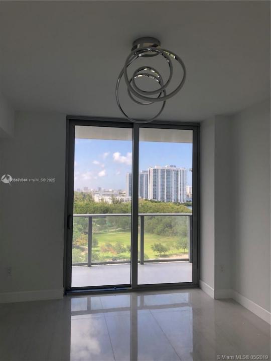 16385 E Biscayne Blvd 1001, North Miami Beach, Флорида 33160, Соединенные Штаты