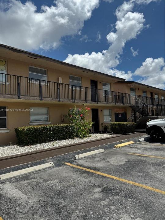 5491 W 24th Ave 38, Hialeah, 佛罗里达州 33016, 美国