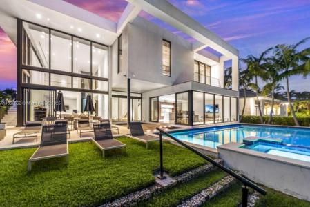 418 Sunset Dr, Hallandale Beach, Floride 33009, États-Unis
