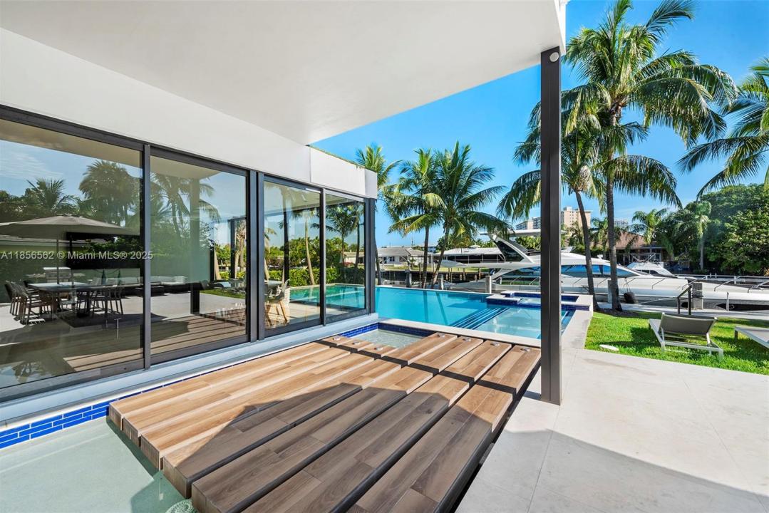 418 Sunset Dr, Hallandale Beach, Флорида 33009, Соединенные Штаты