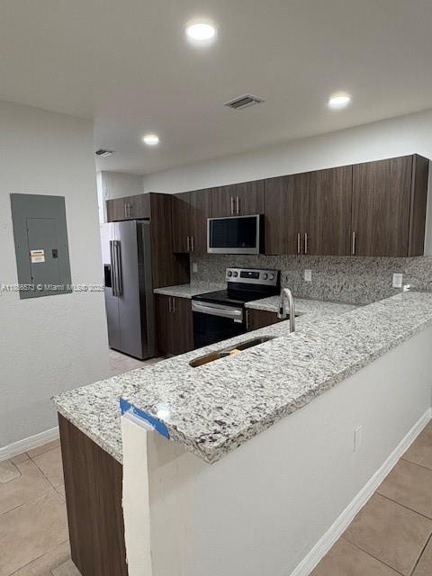 7811 NW 2nd Ct 7811, Miami, פלורידה 33150, ארצות הברית של אמריקה