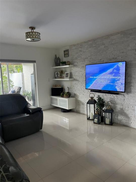 1155 NW 123rd Ct 601, Miami, Флорида 33182, Соединенные Штаты