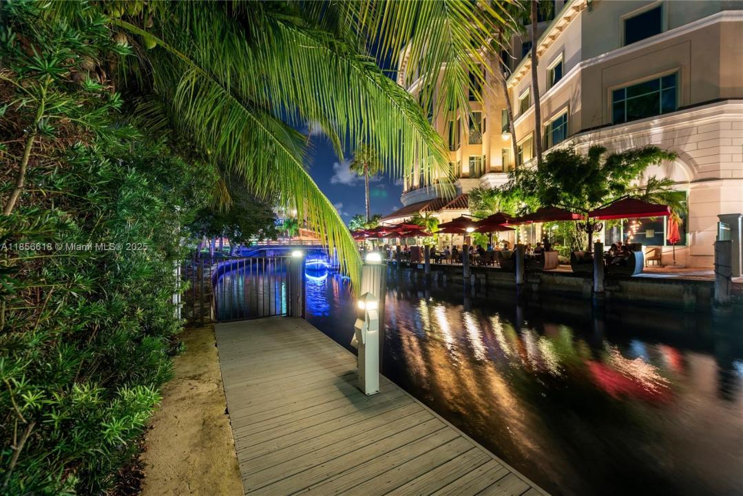 310 SE 11th Ave, Fort Lauderdale, Флорида 33301, Соединенные Штаты