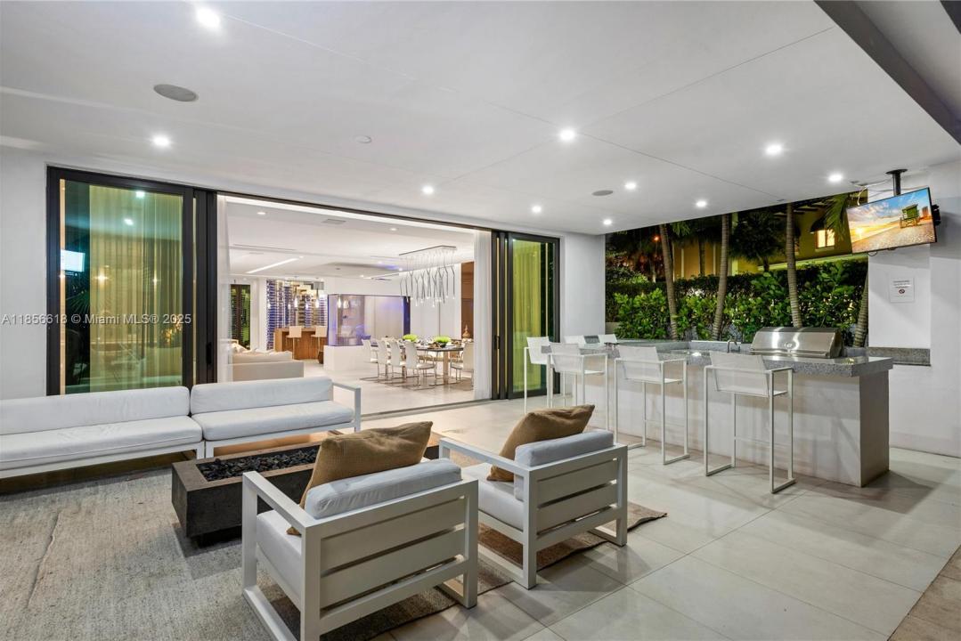 310 SE 11th Ave, Fort Lauderdale, Флорида 33301, Соединенные Штаты