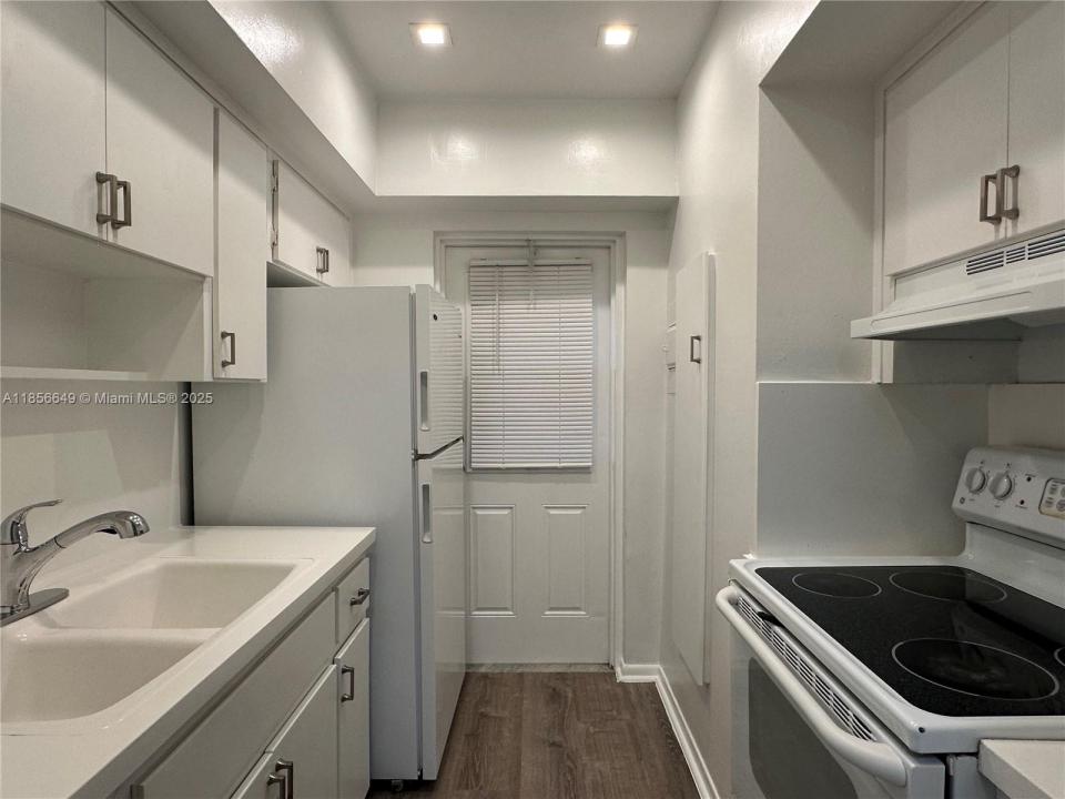 2822 Van Buren St 208, Hollywood, Florida 33020, HOA KỲ