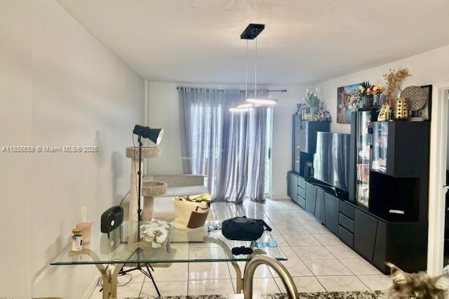16465 NE 22nd Ave 406, North Miami Beach, Floride 33160, États-Unis