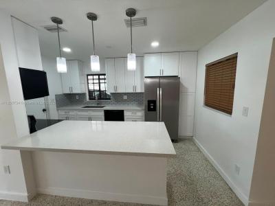 11959 SW 39th Ter 1, Miami, Florida 33175, USA