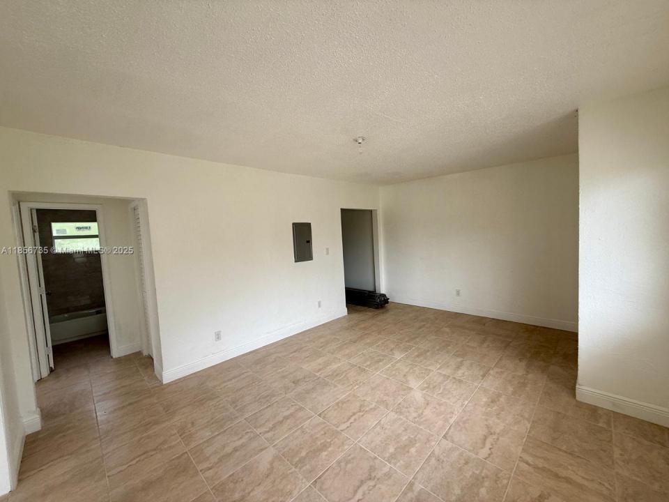 340 NW 6th 1, Pompano Beach, Florida 33060, Estados Unidos