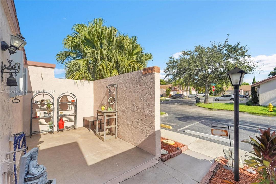 8454 NW 31st Ct, Sunrise, 佛羅里達州 33351, 美國