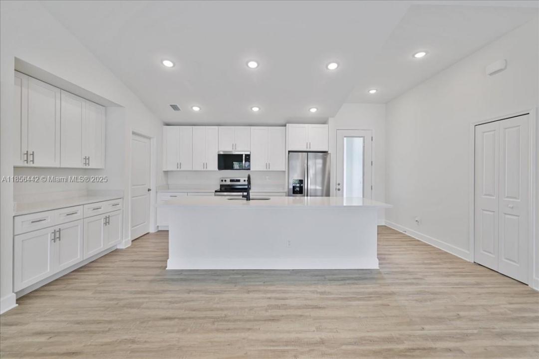520 SW 28th St, Cape Coral, Florida 33914