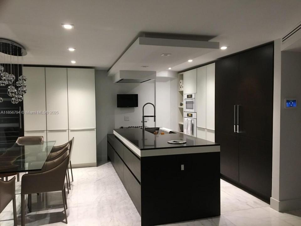 177 ocean lane dr 709, Key Biscayne, Florida 33149, USA