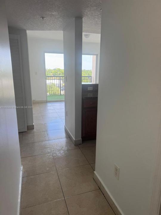 2647 NW 25th Ave 507, Miami, 佛羅里達州 33142, 美國