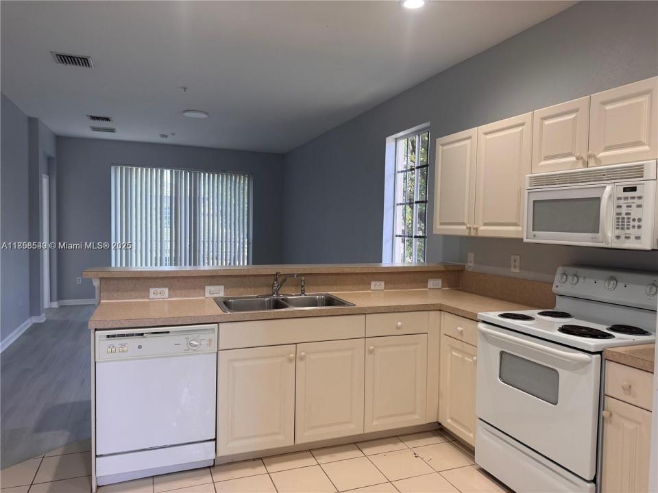 1969 Freeport Ln 1969, Riviera Beach, Floryda 33404, USA