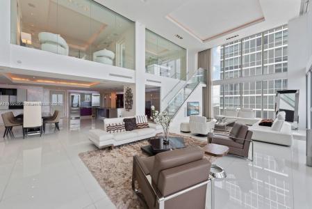 1040 Biscayne Blvd 4403, Miami, Florida 33132, USA