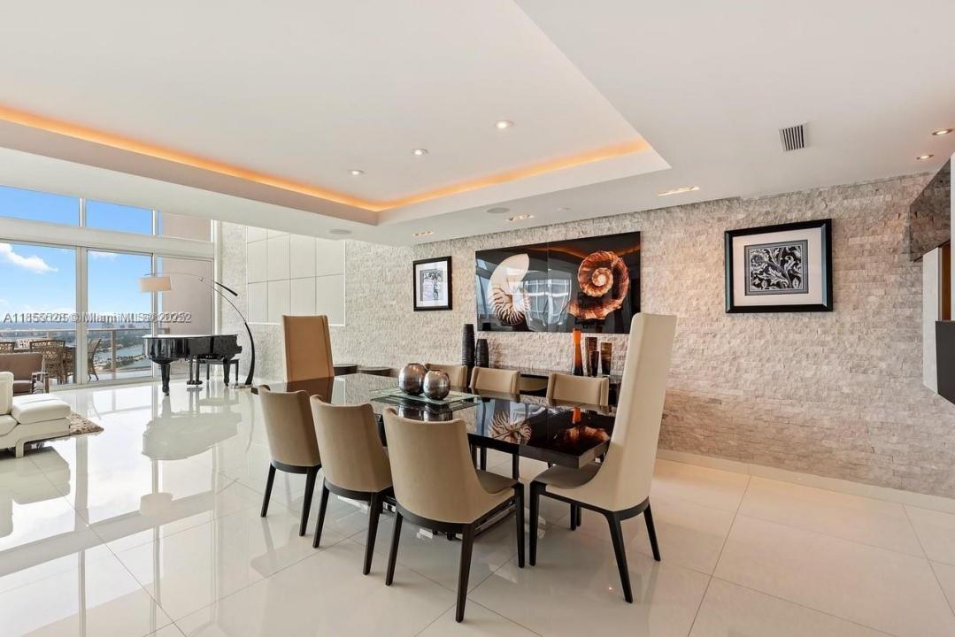 1040 Biscayne Blvd 4403, Miami, Floryda 33132, USA