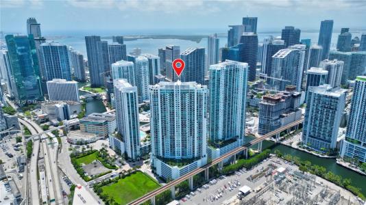 90 SW 3rd St PH-10, Miami, Florida 33130, USA
