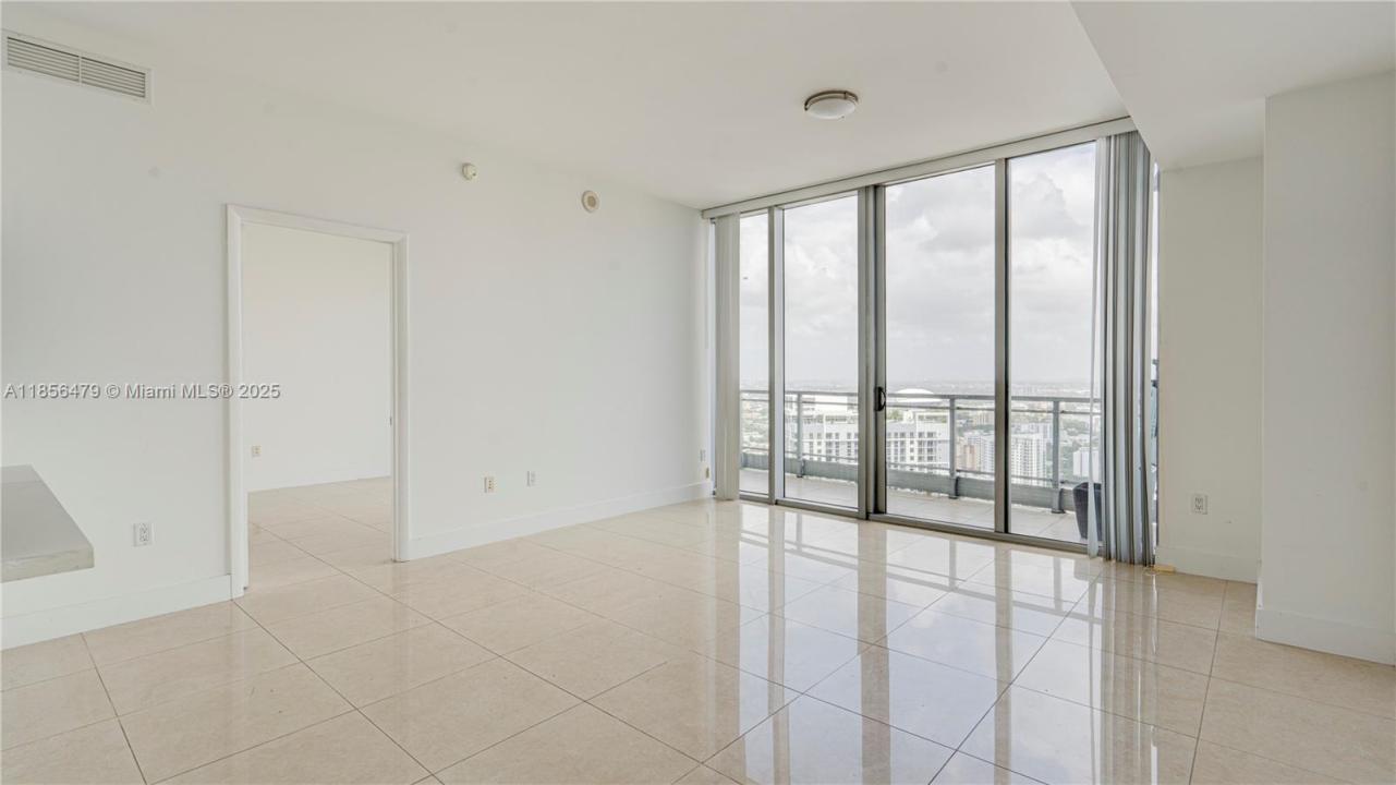 90 SW 3rd St PH-10, Miami, פלורידה 33130, ארצות הברית של אמריקה 