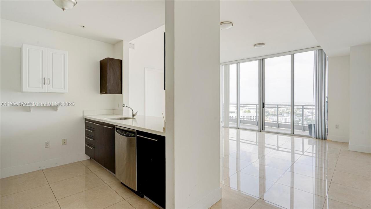 90 SW 3rd St PH-10, Miami, פלורידה 33130, ארצות הברית של אמריקה 