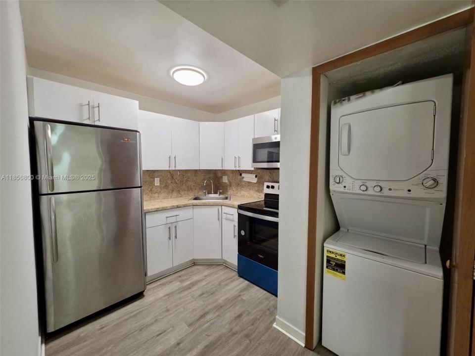 8321 NW 7th St 1-108, Miami, Florida 33126, Amerika Birleşik Devletleri