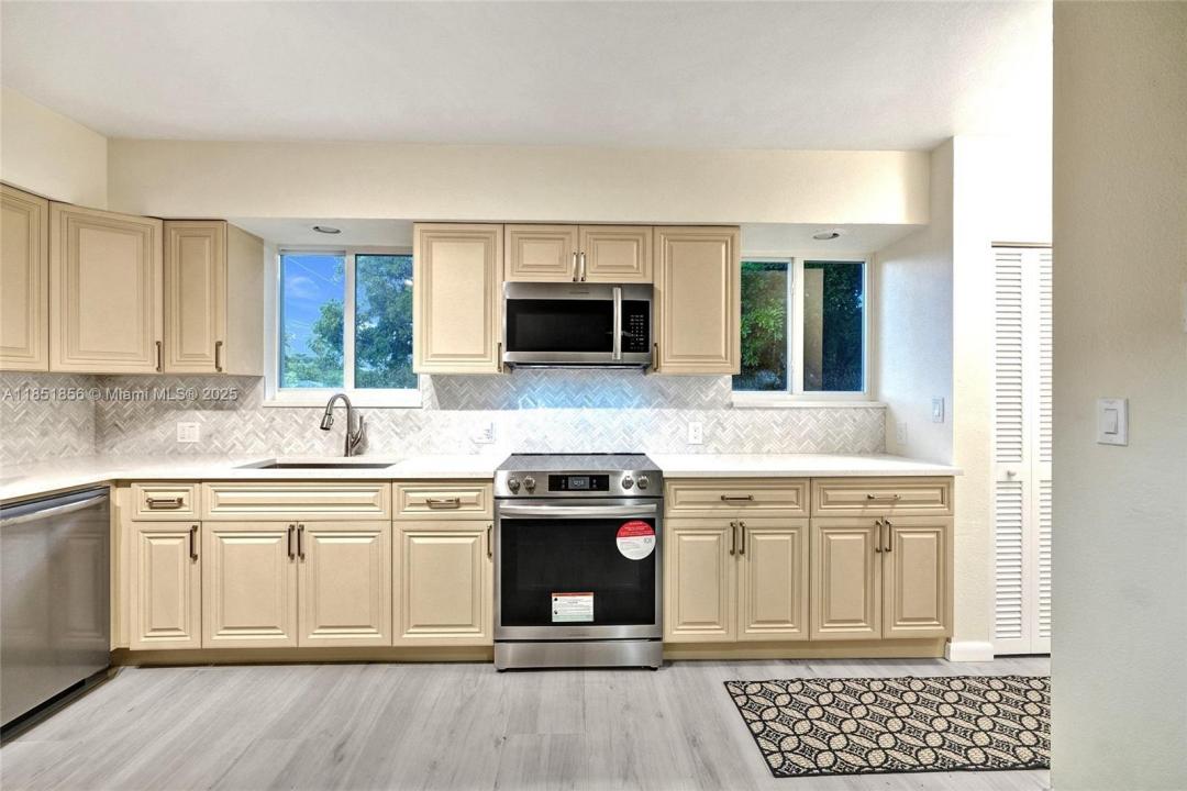 1611 N 26th Ave, Hollywood, Florida 33020