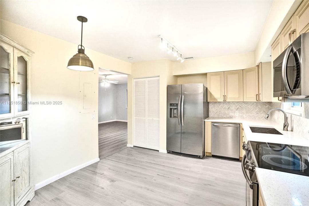 1611 N 26th Ave, Hollywood, Florida 33020