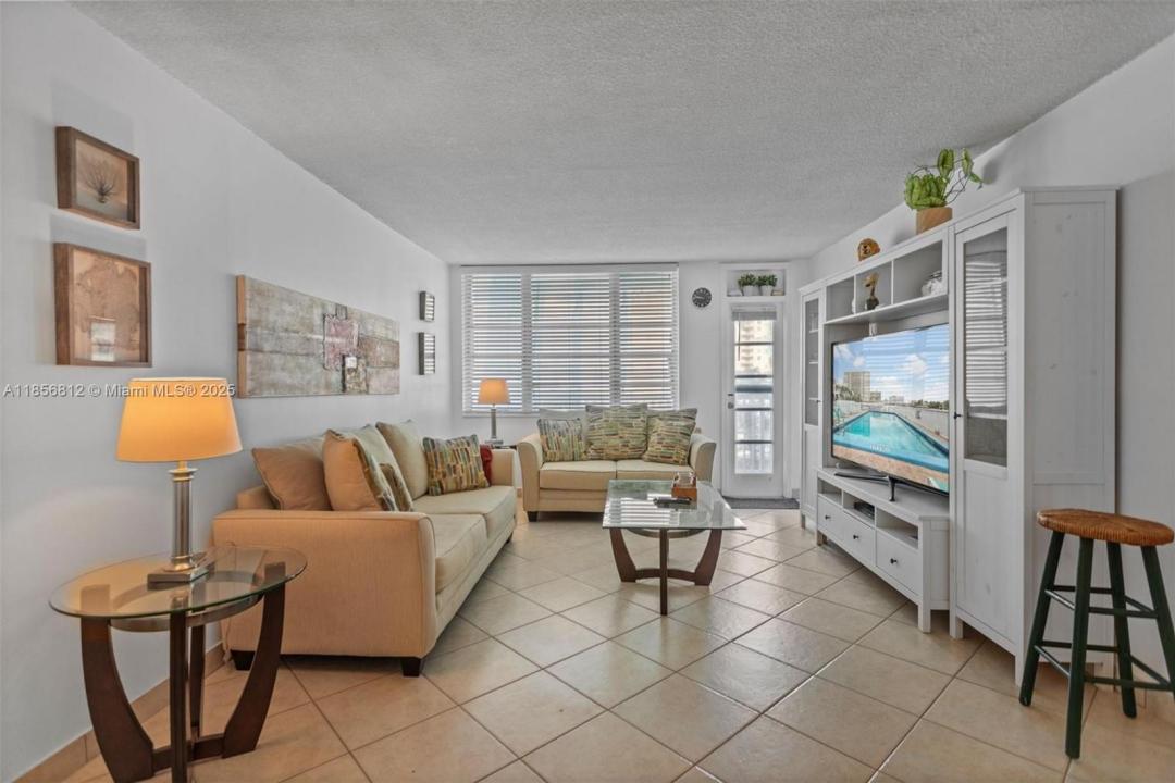 1913 S Ocean Dr 316, Hallandale Beach, Florida 33009, Stati Uniti