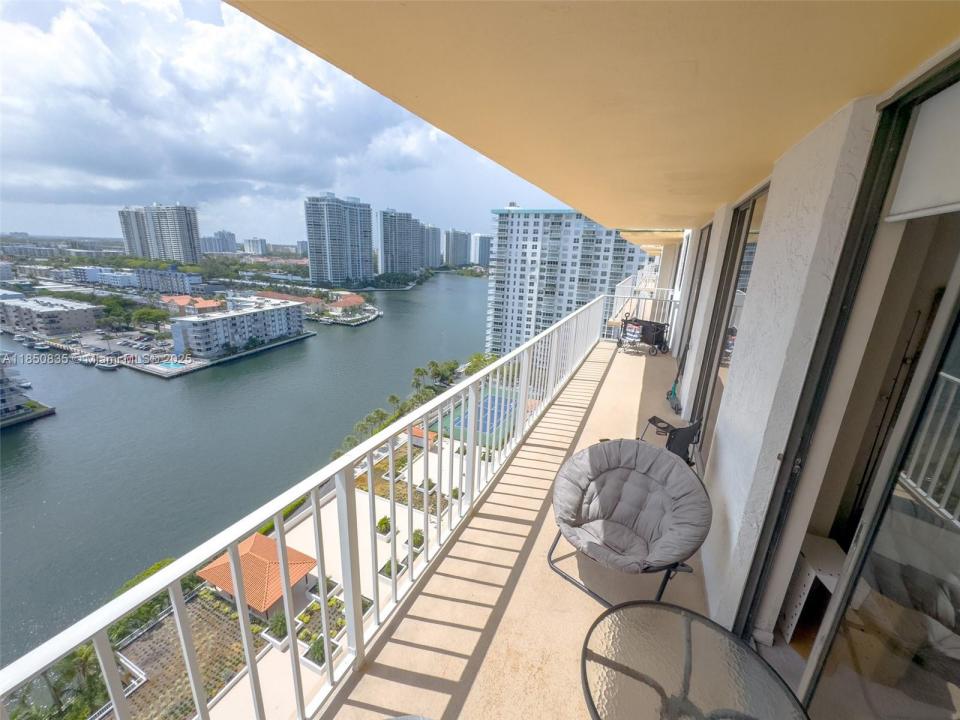 290 174th St 1902, Sunny Isles Beach, Florida 33160, Estados Unidos