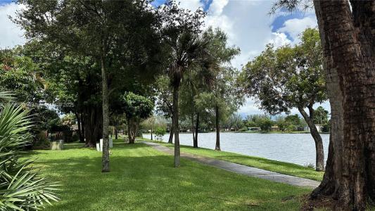 10680 Cherry Ave, Pembroke Pines, Florida 33026, USA