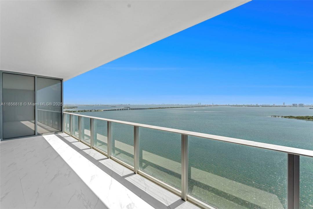700 NE 24th St 2002, Miami, Florida 33137