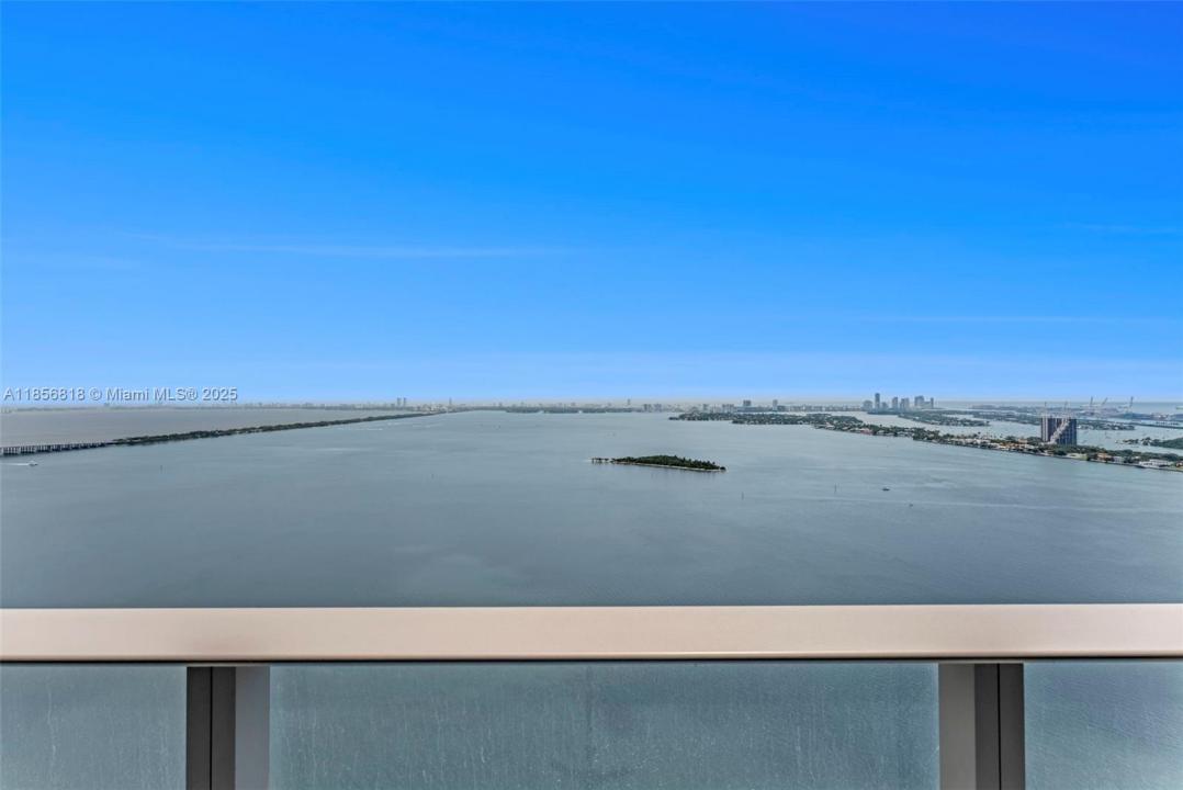 700 NE 24th St 2002, Miami, Florida 33137