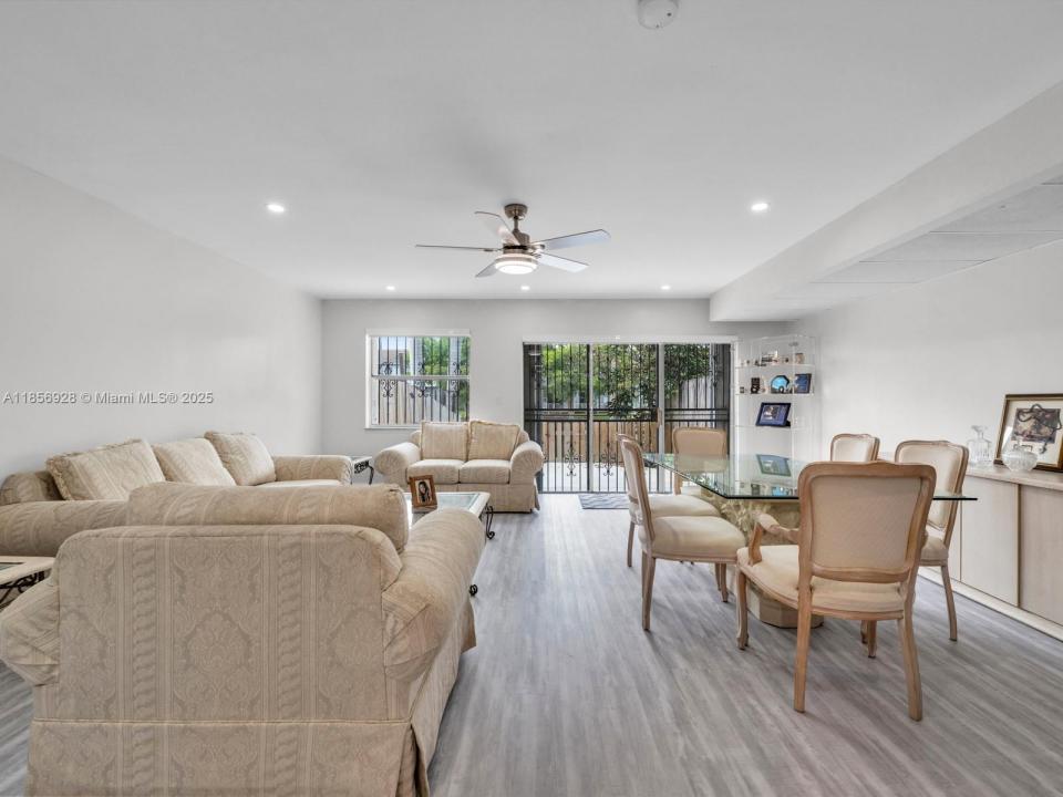 7023 NW 169th St 7023, Hialeah, Flórida 33015, Estados Unidos