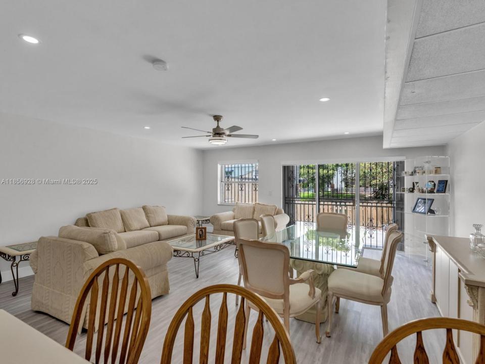 7023 NW 169th St 7023, Hialeah, Flórida 33015, Estados Unidos