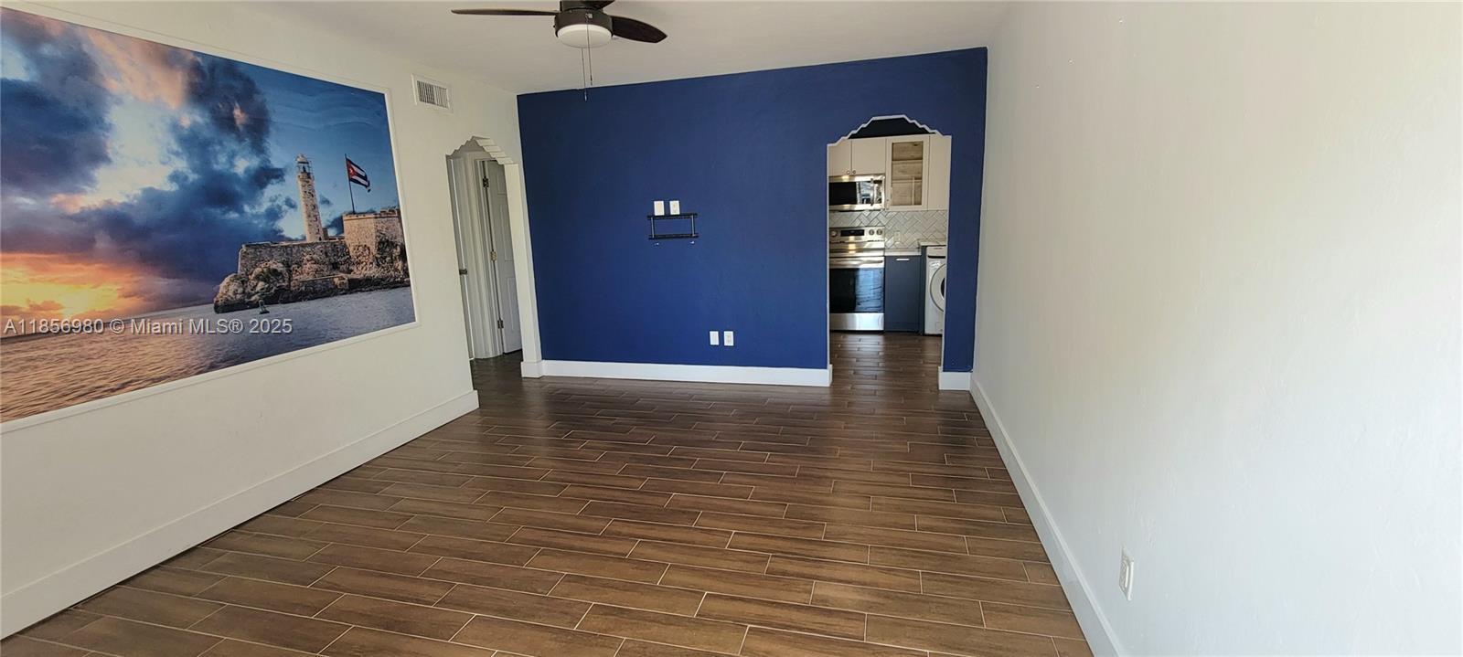 984 SW 9th St 1, Miami, Florida 33130, USA