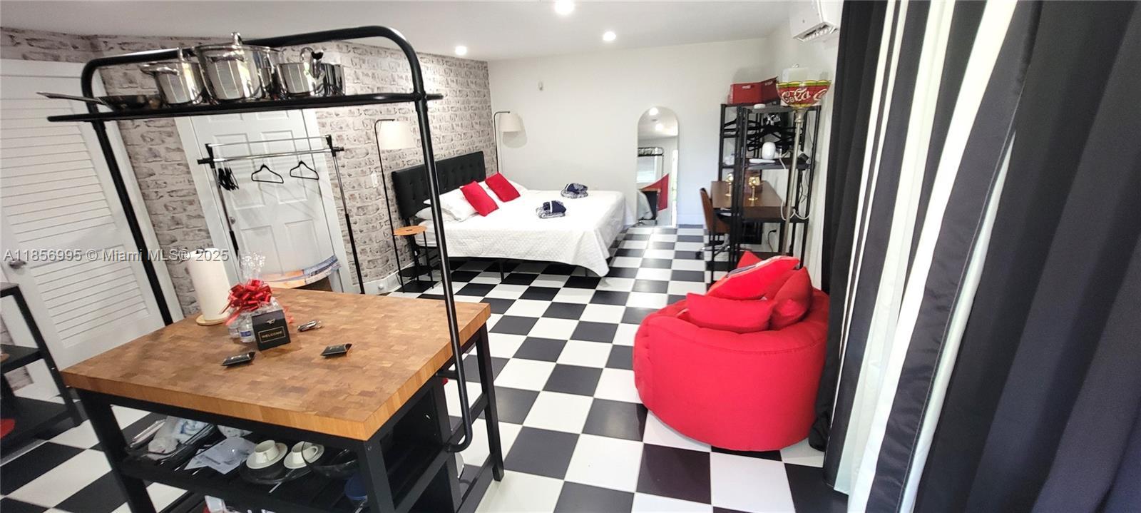 985 SW 10th St 4, Miami, Flórida 33130, Estados Unidos
