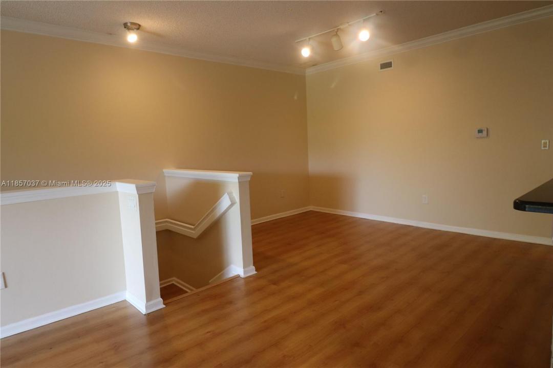 5880 W Sample Rd 303, Coral Springs, 佛罗里达州 33067, 美国