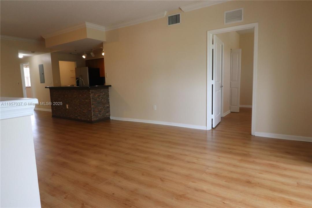 5880 W Sample Rd 303, Coral Springs, 佛罗里达州 33067, 美国