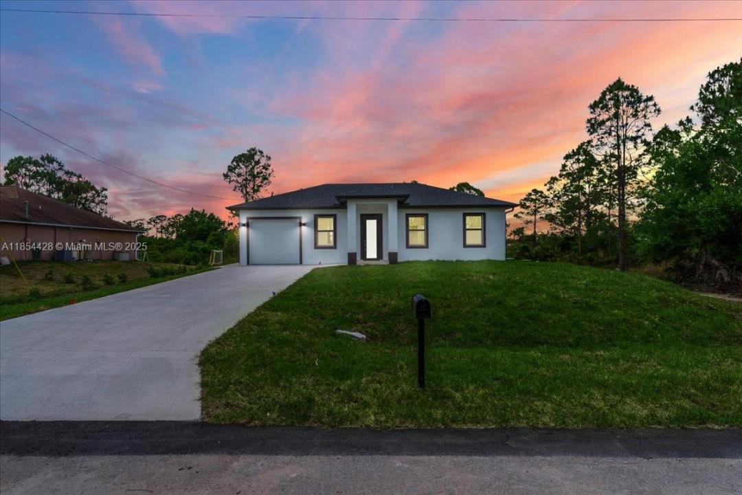 1262 BOWLES AVE, Lehigh Acres, 佛罗里达州 33913, 美国