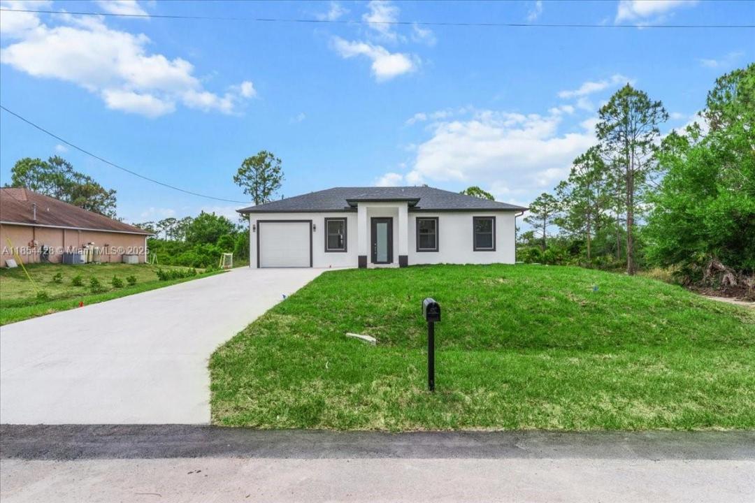 1262 BOWLES AVE, Lehigh Acres, 佛罗里达州 33913, 美国