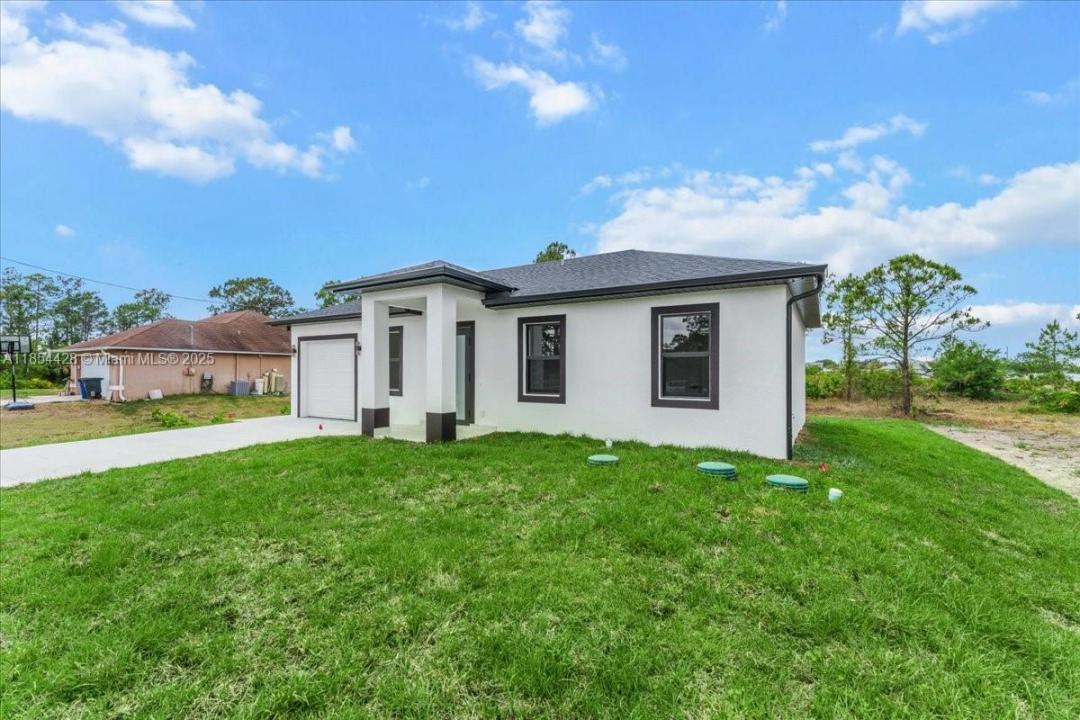1262 BOWLES AVE, Lehigh Acres, 佛罗里达州 33913, 美国