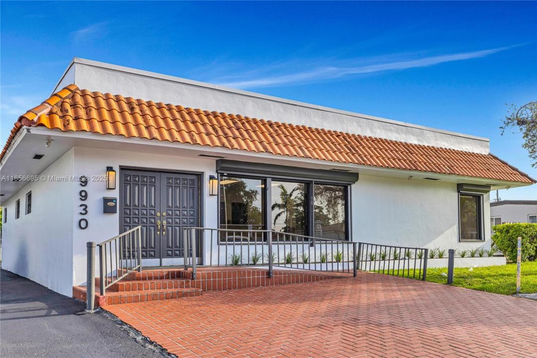 9930 SW 40th St 9930, Miami, フロリダ 33165, アメリカ合衆国