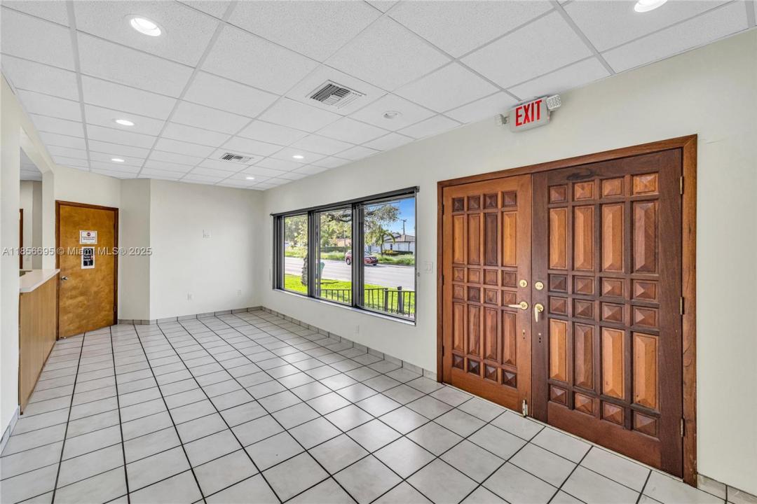 9930 SW 40th St 9930, Miami, フロリダ 33165, アメリカ合衆国